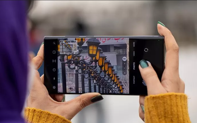 دوربین ۲۰۰ مگاپیکسلی سامسونگ روی موبایلی واقعی دیده شد